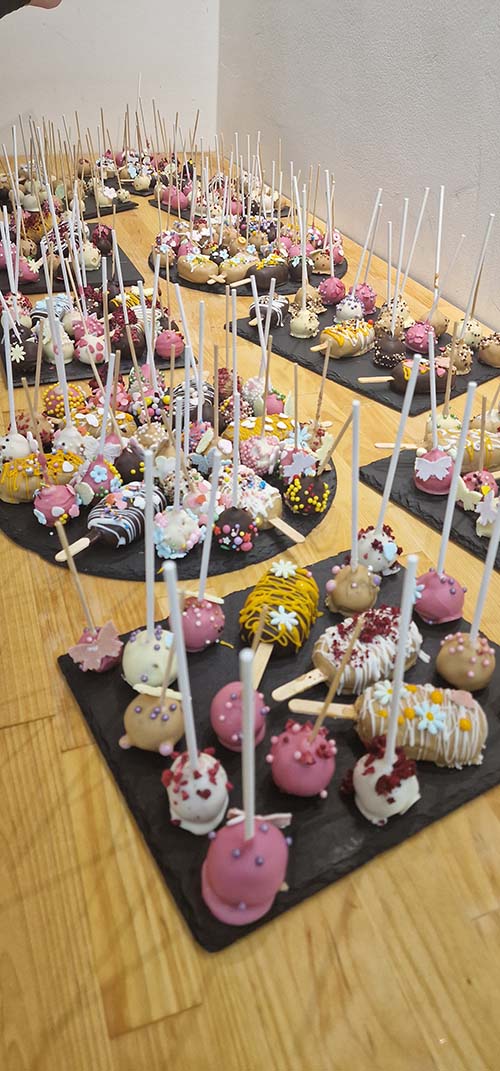 Maitsetemeistrid huvitegevuste messil Huvikas 2025 Kaubamajakas